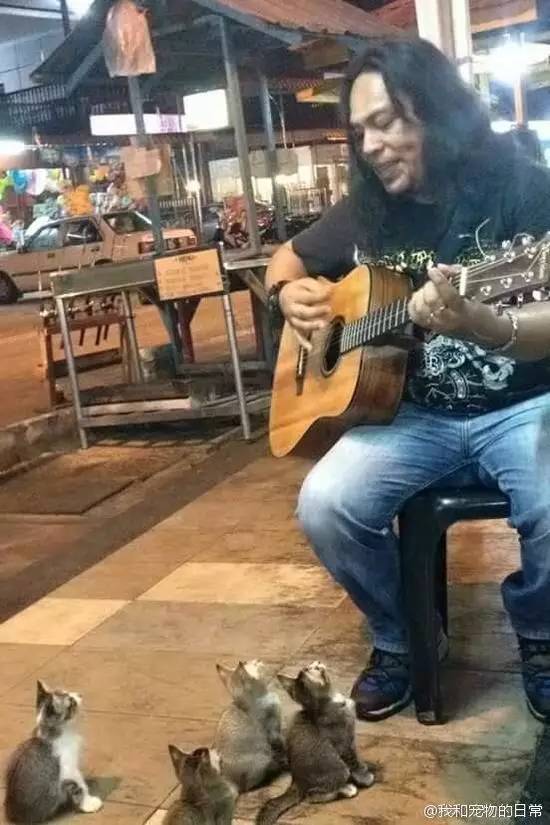 男子高速隧道提神,高速犯困夫妻在隧道提神