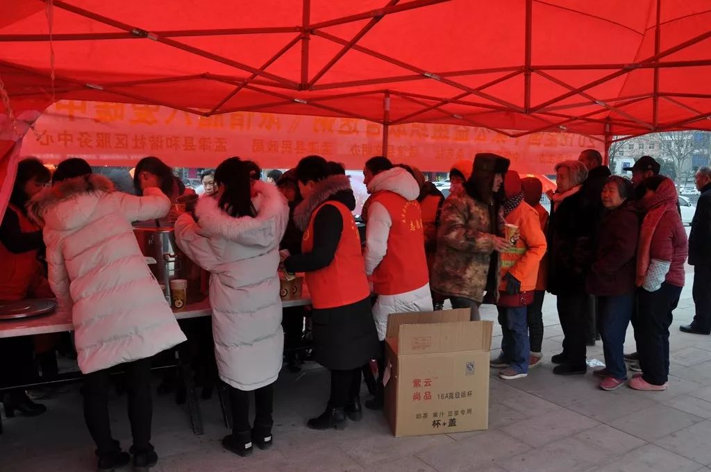「聚焦」“情暖腊八爱暖中华”公益送粥活动温暖津城