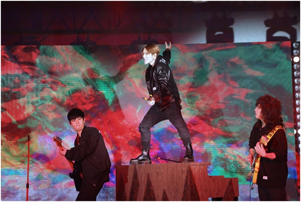 专访蔡文昕｜解开DR.MARTENS、STANCE等潮牌的中国代理权之谜