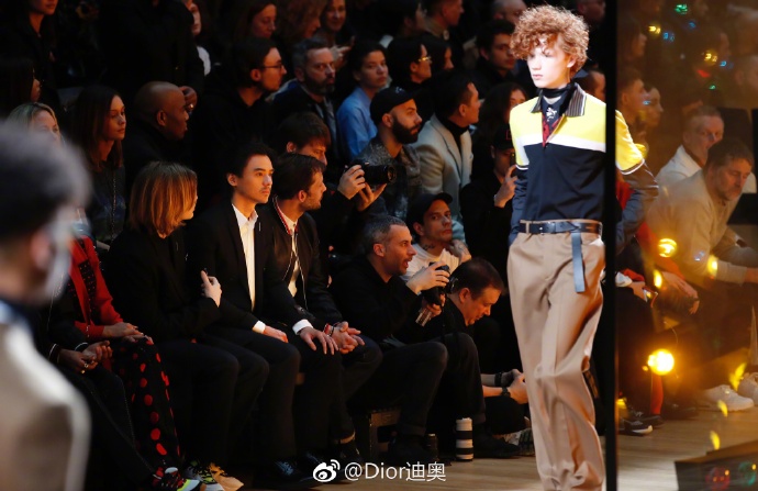 刘昊然青涩潘玮柏尴尬吴建豪乱穿衣?|2018秋冬米兰男装周成绩单