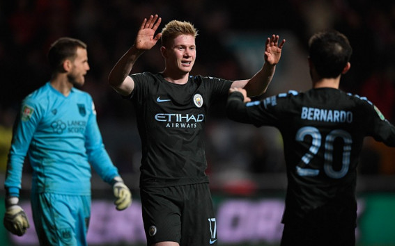 曼城胜西汉姆联五轮全胜,英超曼城2-0纽卡阿奎罗