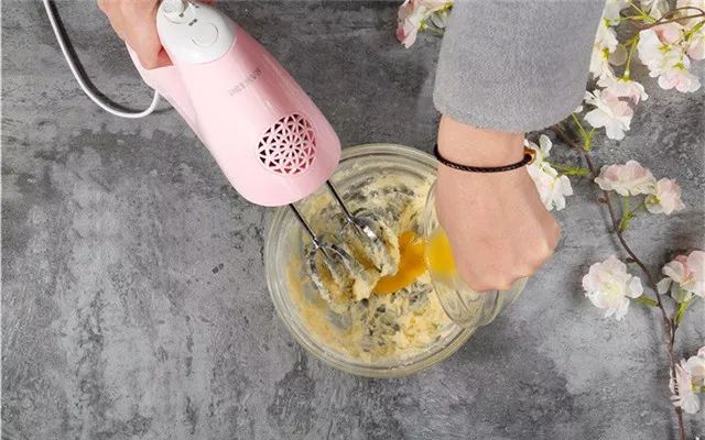 冰镇港式菠萝油 (香港茶餐厅菠萝油是怎样出餐的)