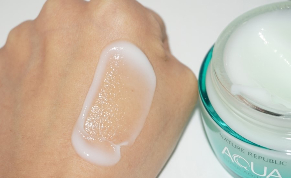 脸上干燥起皮怎么样才能快速补救,化妆干燥起皮