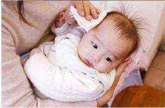 七个月的宝宝歪脖怎样纠正,四个月发现宝宝歪脖怎么办