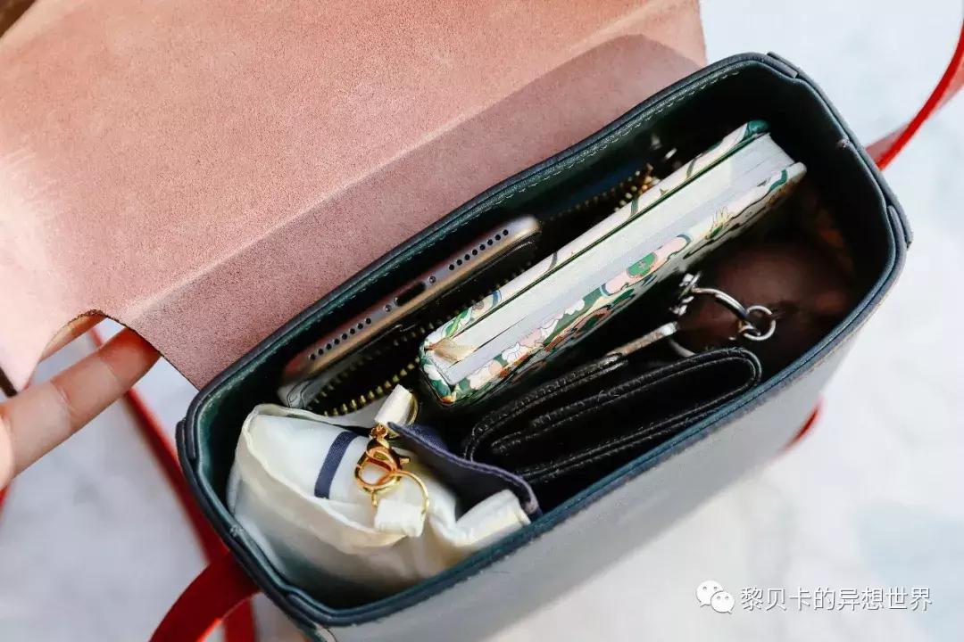 从上百只包里,她们精挑细选了这9只最爱的年度好包