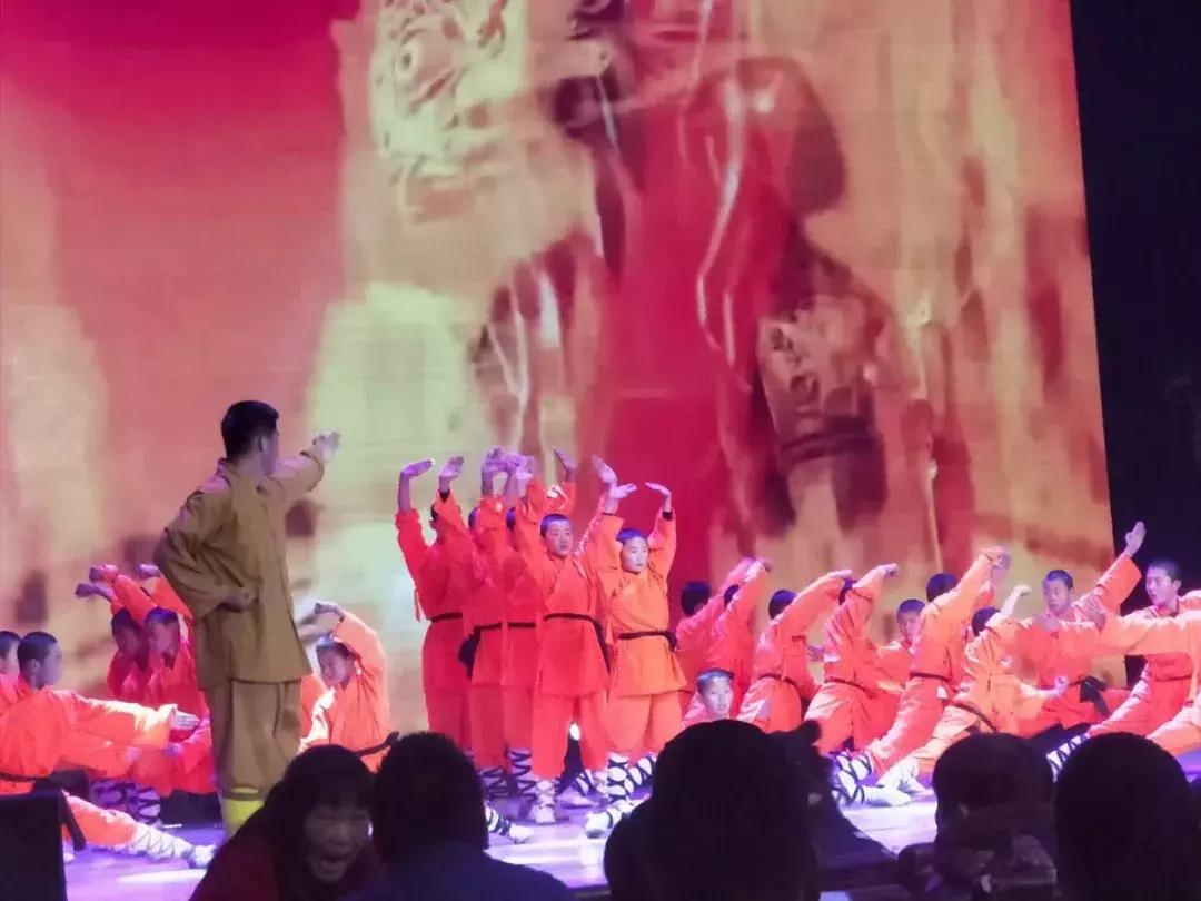 红星影视协办的2018年春节晚会《出彩中国梦》取得圆满成功！