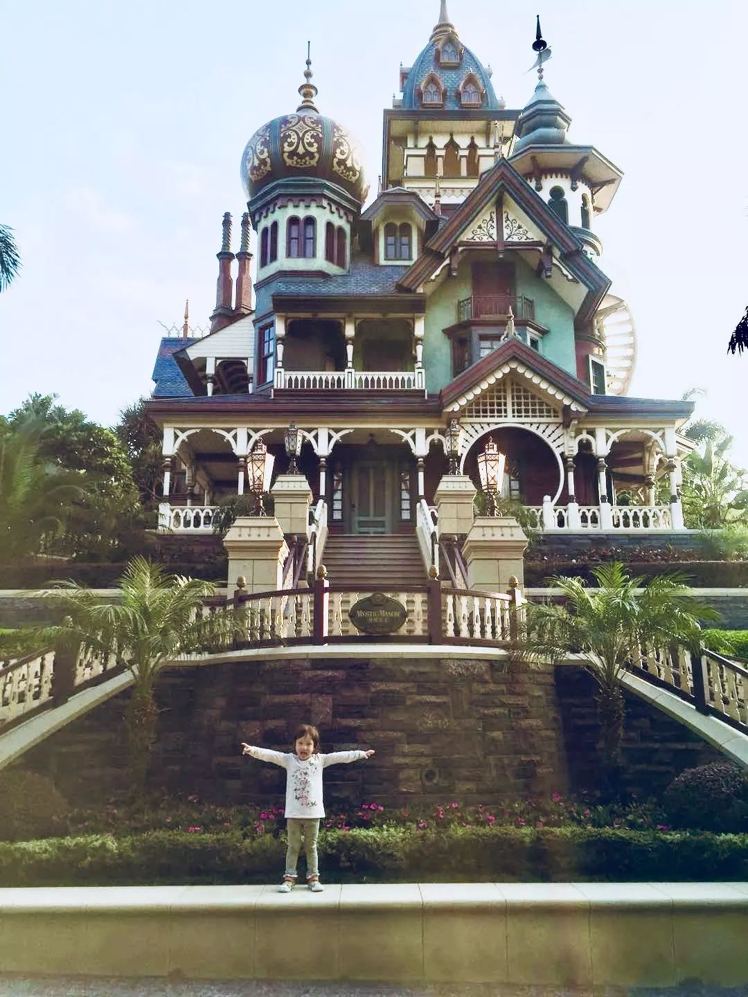 香港迪士尼攻略一日游最新版,香港迪士尼游玩全攻略路线推荐