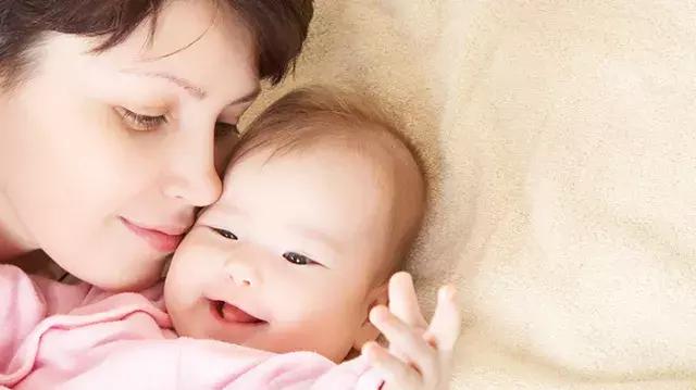 宝宝不认母乳怎么办,宝宝不接受新奶瓶怎么办