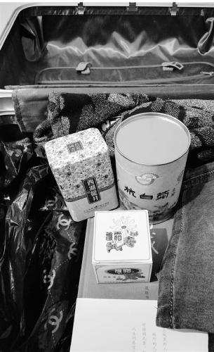 大学生放假回家给家人带点什么,大学生假期回家带些什么东西