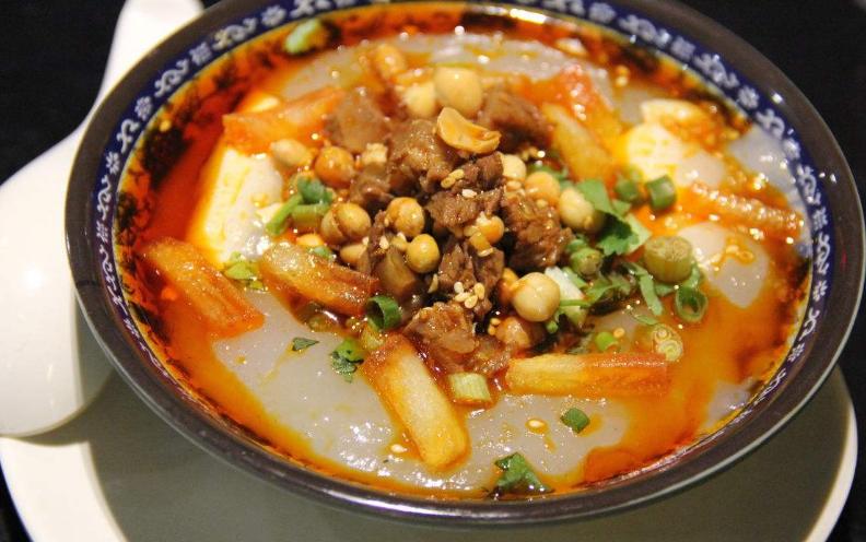 豆腐脑大叔开店30年,一位大叔做豆腐