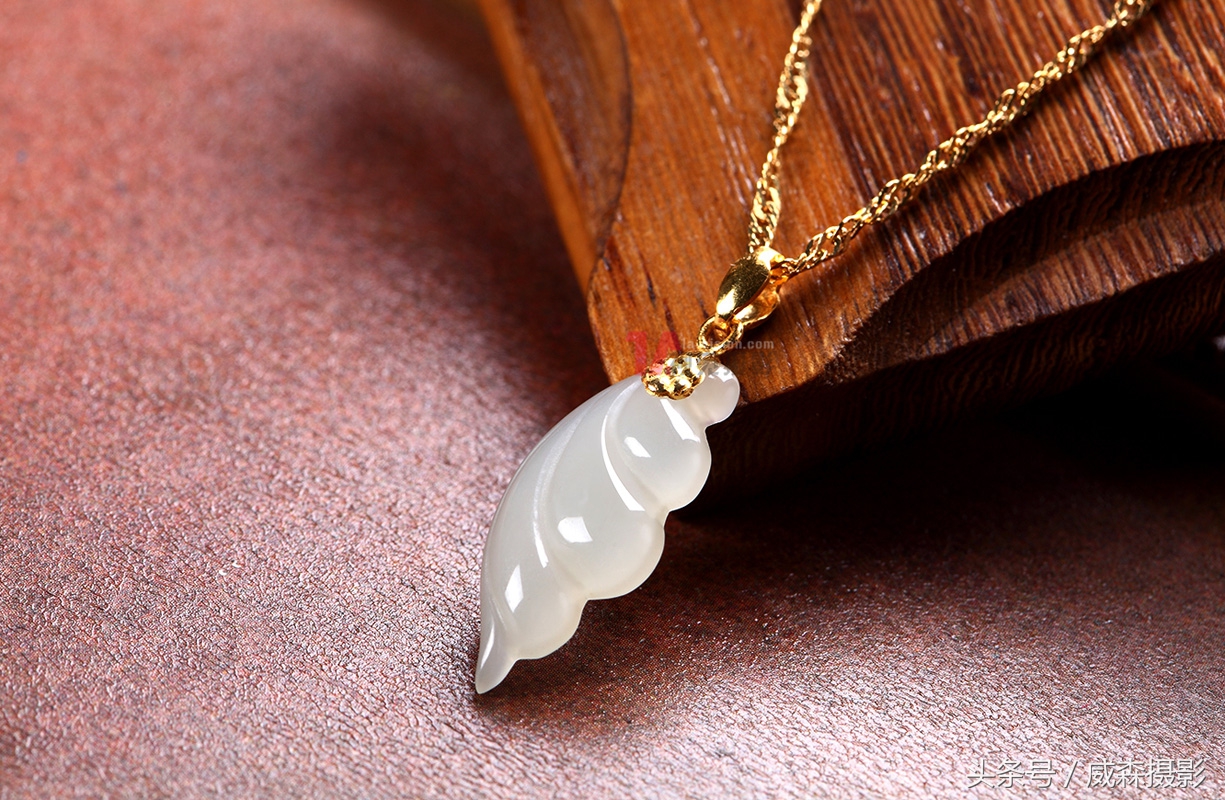 珠宝摄影之中的玉器拍摄技巧,如何给珠宝翡翠拍照