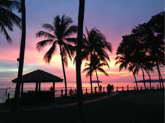 在沙巴亚庇沙滩看日落,沙巴亚庇的美丽落日