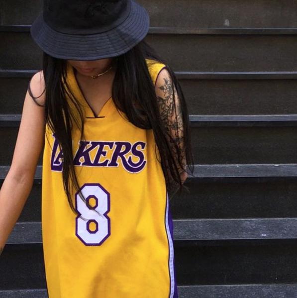 权志龙巴黎陈冠希,权志龙与朋友私下聚餐