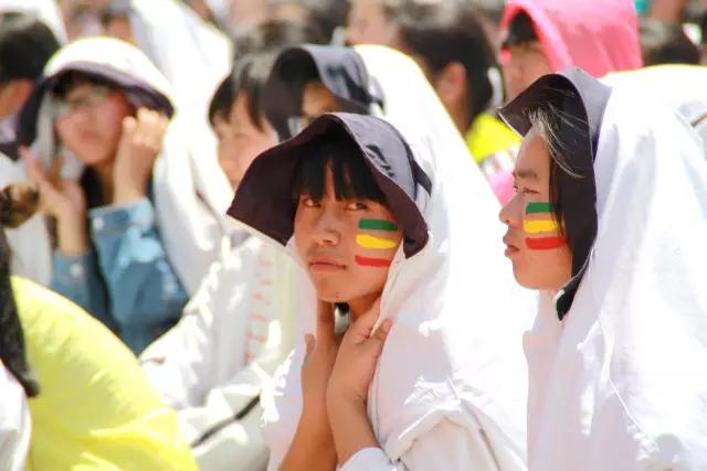 昨天，丽江这所学校激情四溢、尖叫连连，在干啥？