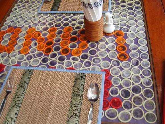 用套套挽救770万人生命！这个75岁泰国老头做到了！