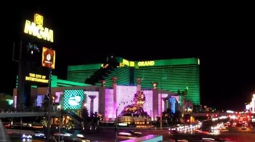 华南城奥莱价格,实店探店