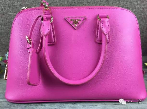 真假prada三角包,prada草编包辨真假