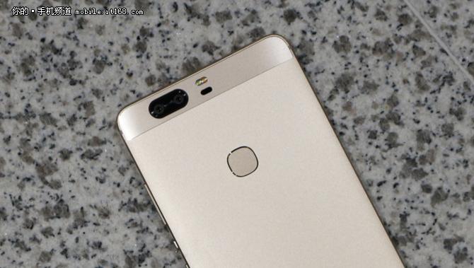 荣耀v8的缺点,旗舰手机性能评测