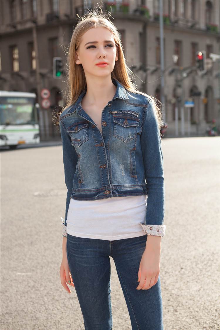 怎样才能让黑牛仔服洗后不掉色,牛仔服第一次如何洗不掉色