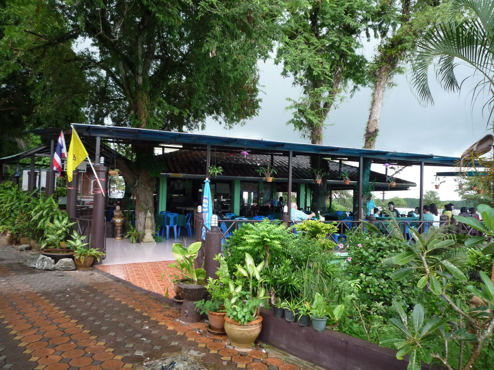 普吉岛卡伦海滩自助餐,普吉岛卡伦海滩怎么样