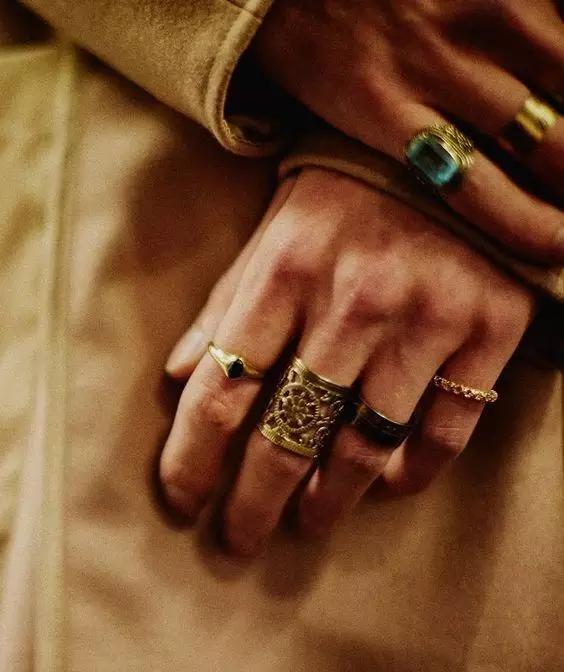 低调又奢华,那些耀于指尖上的时尚魔戒|MAGIC