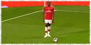 球场上碰瓷,足球经典碰瓷镜头合集