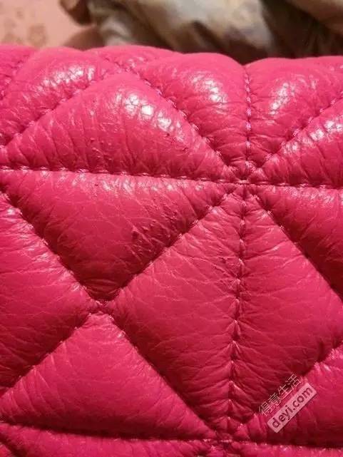 在武汉专柜购买奢侈品包注意脱线变形破皮掉钉！就连LV也...