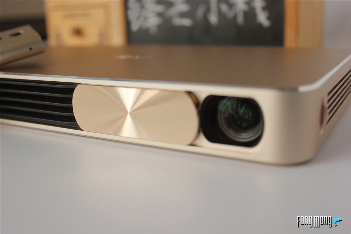 极米z4爵色投影仪是金色的么,极米z4x观影效果怎么样