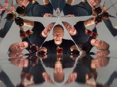 CampariRedDiaries短片《TheLegendofRedHand》世界首映