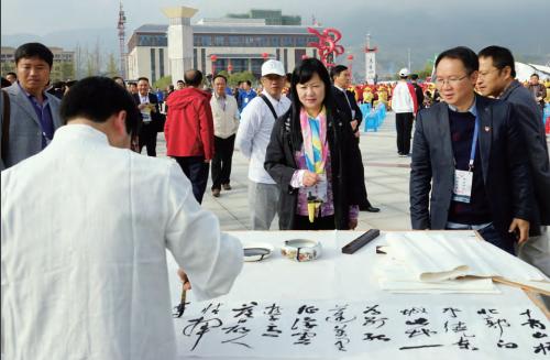 多彩贵州特色文化底蕴深厚,贵州省旅游文化厅徐静