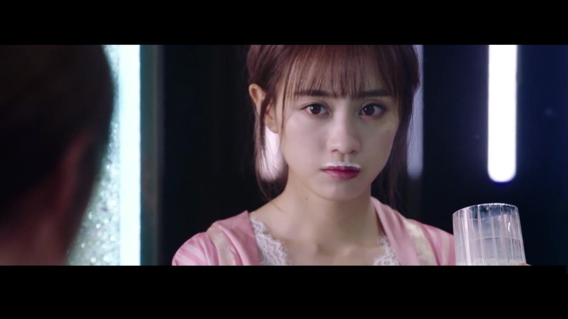 游戏废柴,用自己照片当屏保,可黄婷婷这个自恋girl只给*服私**6分