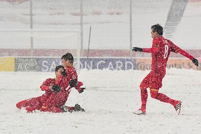 u23亚洲杯国足对乌兹别克斯坦,马宁见证韩国首夺u23