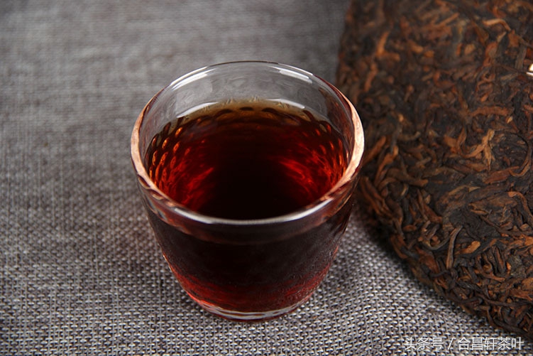 什么样的冰岛茶饼值得收藏,老班章茶饼是什么茶