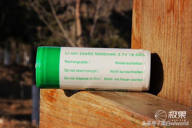 强光家用手电筒远射超亮,照明超远强光手电