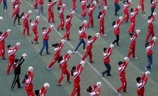 足球也需要蹭鹿晗的热度吗？有自己的足球偶像很重要