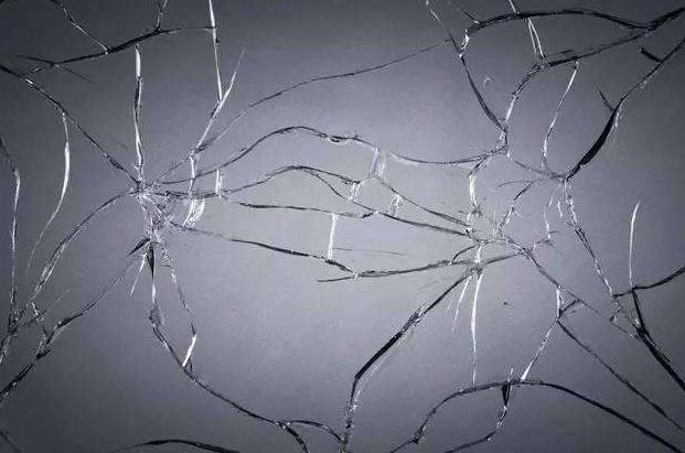 蛇哥这次承包了电竞圈2018一半的梗,死亡宣告和卢本伟也要承让了