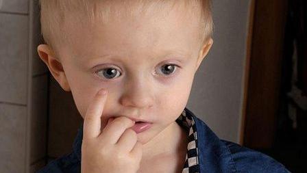 宝宝的健康也可从指甲中判断,宝宝指甲不健康的六个表现