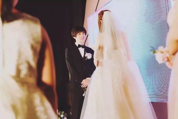 200斤新娘减肥护肤大作战，婚礼当天美成二次元少女