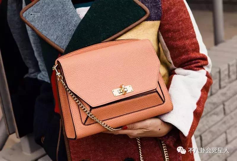 唐嫣lv包包大揭秘,唐嫣的包包里面装的都是什么