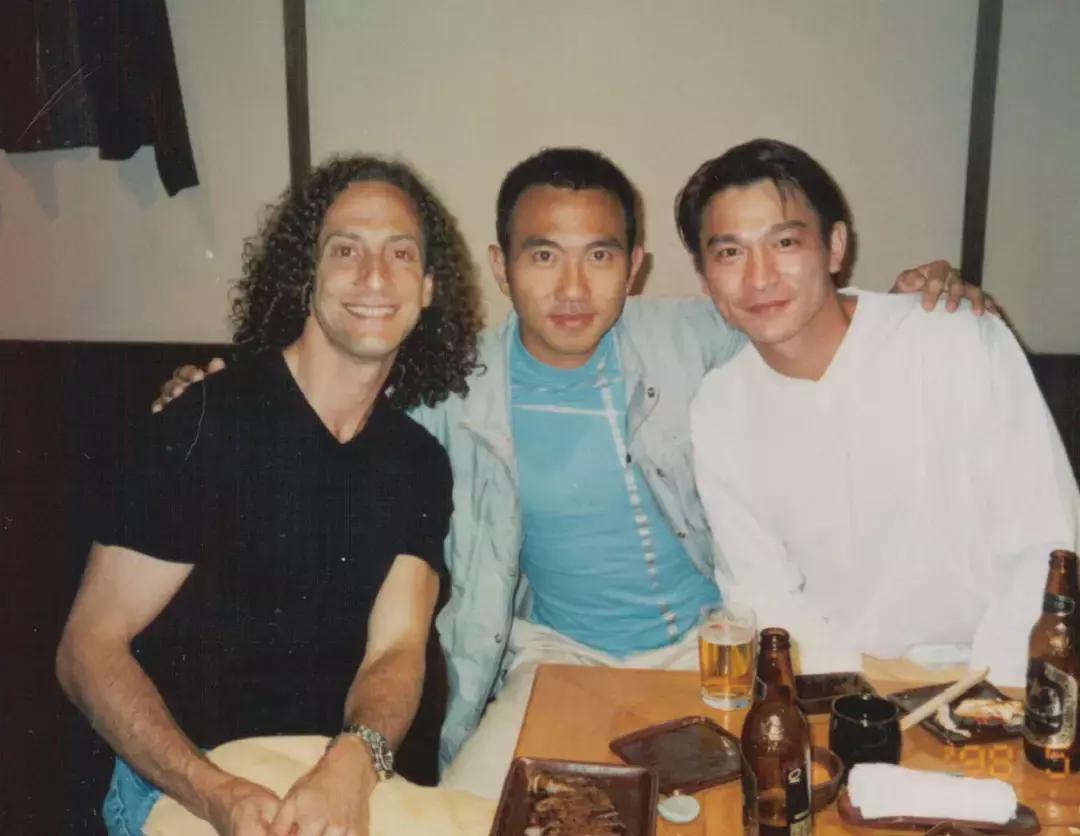 他是刘德华的*用御**词人，过年你一定会唱他的歌！