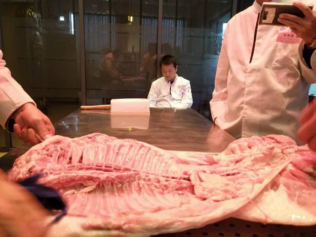 这个寒假带着孩子体验有趣的烤羊“小小厨艺师养成计划”