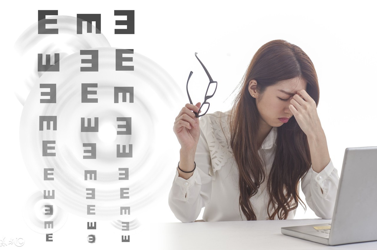 很多高度近视的妈妈都担心顺产时视网膜脱落，到底可否自然分娩？