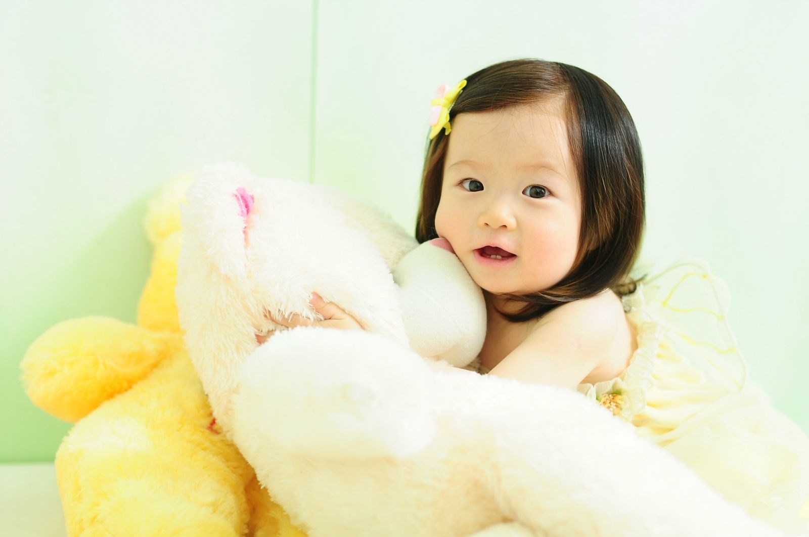 怎样梳小朋友的公主发型,怎么梳儿童可爱小公主发型