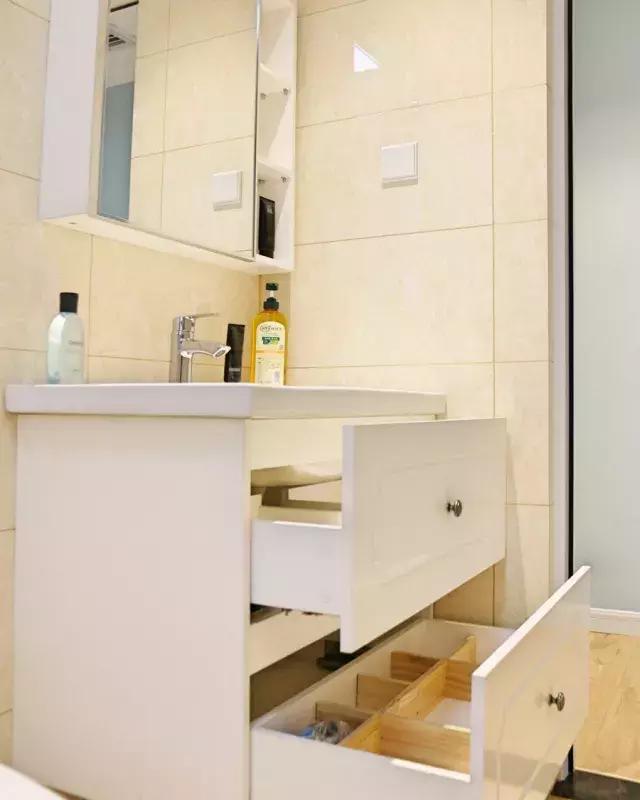 装白色的家具好看吗,装白色的柜子不耐脏吧