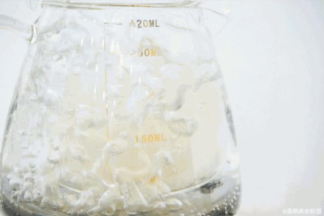 在我家昆明楼下吃碗星空燕窝，10分钟被搭讪了30次！