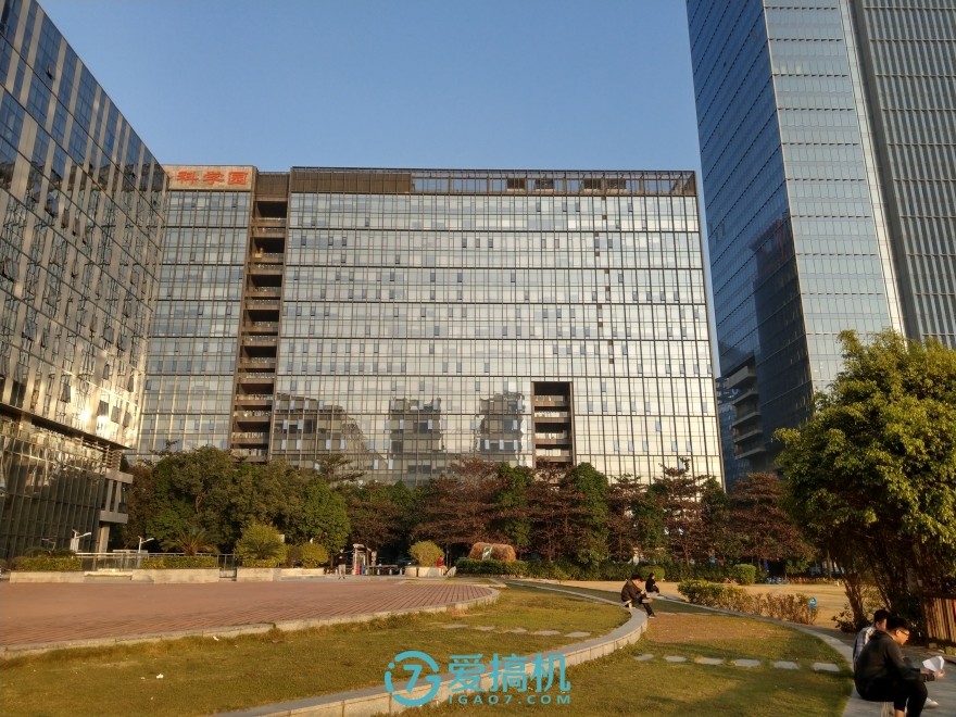 htcu11和u11+选哪个,htcu11+和u12+屏幕哪个好