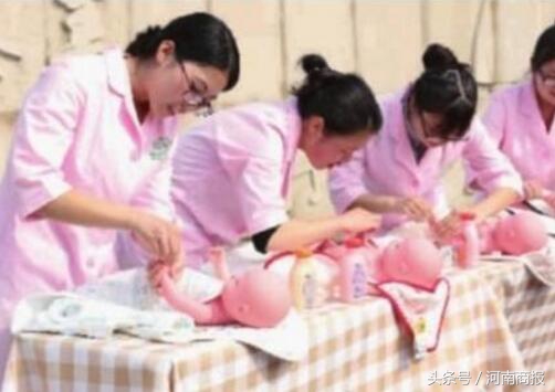 女子郑州当月嫂月入2万，买了3套房，称这辈子都不改行