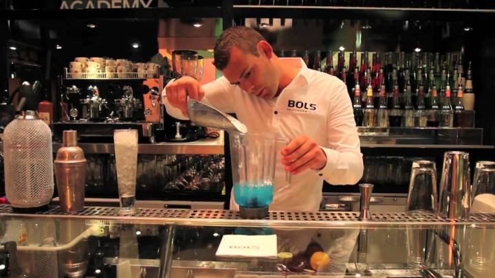 当调酒师最基本需要了解什么,调酒师所应该具备哪些知识和技巧