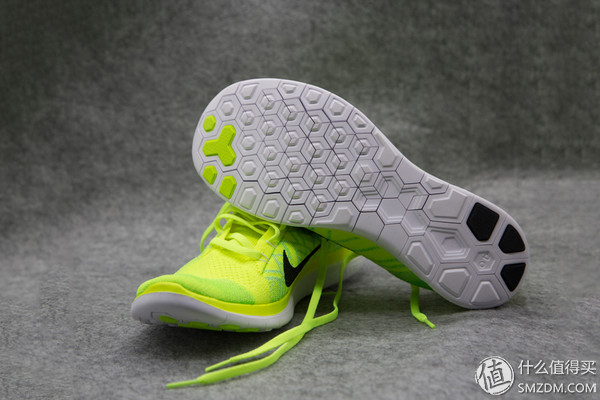 耐克骚粉篮球鞋400元以下,nike第二双鞋