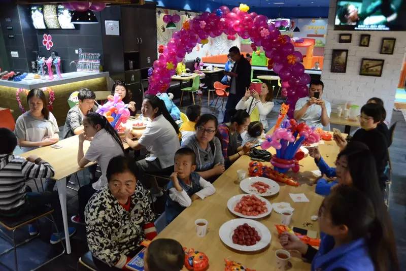 惊叹发生了什么？大人小孩都聚到了银川这家店！